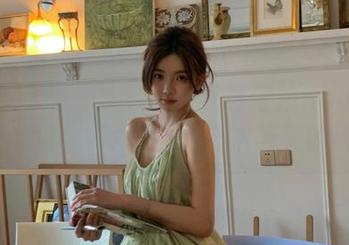 Xiuren秀人网 – 免费下载考拉Koala的白丝写真，尽情享受艺术与美的碰撞