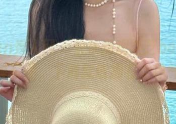 Xiuren秀人网 – 快来围观芝芝booty长腿写真套图，下载就能拥有女神气场！