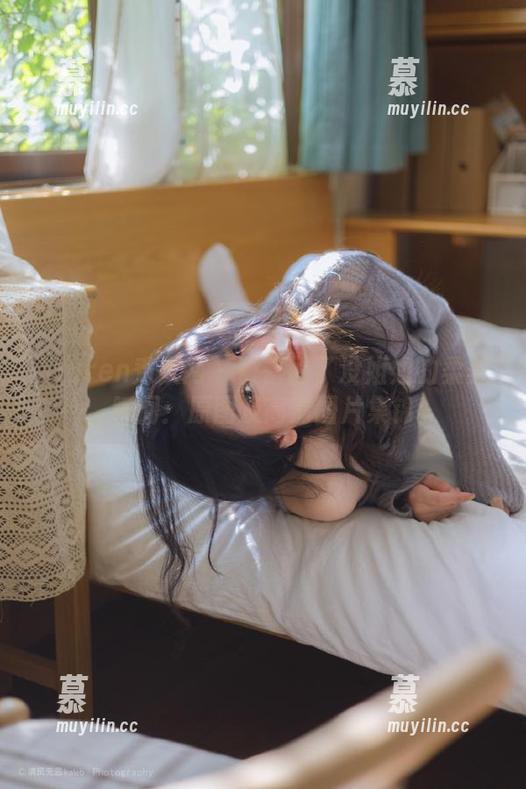 Xiuren秀人网 - 蕾蕾醒了没姐姐的柔美瞬间：原图及高清图片集锦