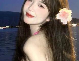 Xiuren秀人网 – 打造你的海滩风格！谢小葱比基尼美图图包，让你夏日时尚尽显。