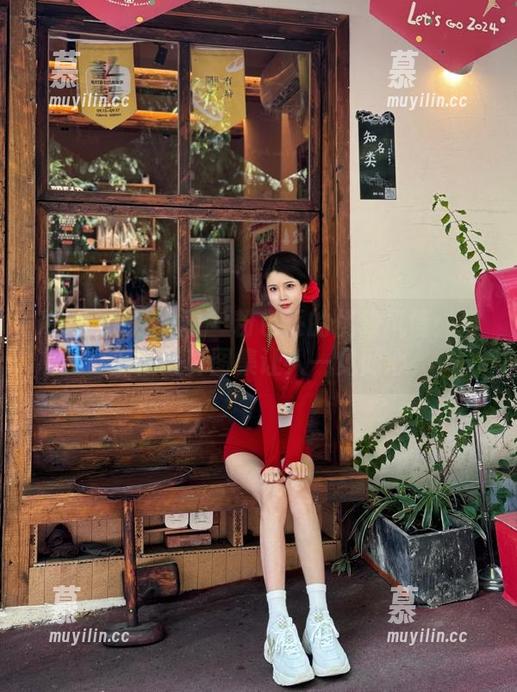 Xiuren秀人网-金小依 Xiuren秀人网 - 粉色系的优雅风情:金小依写真图集让人一见倾心