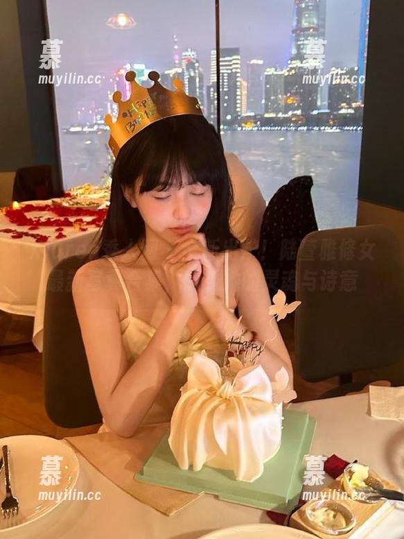 Xiuren秀人网 - 全新出炉！陆萱雅修女最新写真合集，感受她的灵魂与诗意