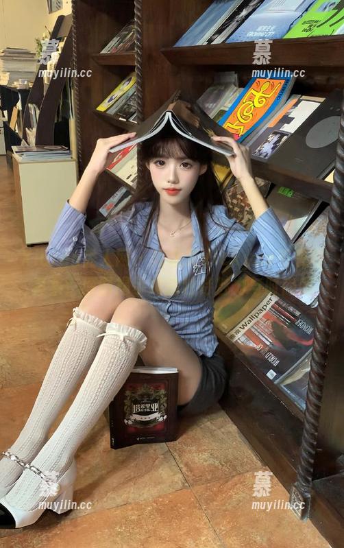Xiuren秀人网-陈念灵Vickyao Xiuren秀人网 - 陈念灵Vickyao毛衣写真集:原图揭示她的独特魅力与时尚感