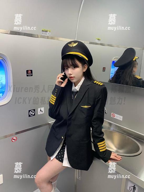 Xiuren秀人网-陈雅漫VICKY Xiuren秀人网 - 尽享圣诞气氛,陈雅漫VICKY的私拍美图带你领略冬日魅力!