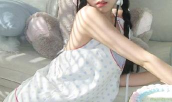 Xiuren秀人网 – 沉浸在无圣光的清纯中，领略陈雅漫VICKY的美图风采