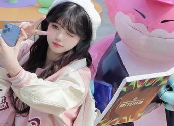 YouMi尤蜜荟 – 探索林幼一的黑白世界，丰富多样的写真图片合集