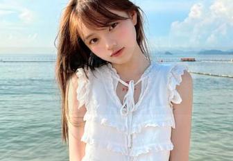 YouMi尤蜜荟 – 沉浸在谭小灵的油亮之美，美图图包诚邀你一同探索！