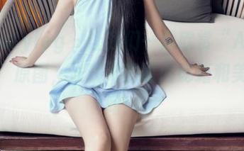beautyleg – 让我们一起欣赏“Avril制服”原图，发现她的时尚秘籍和美丽瞬间！