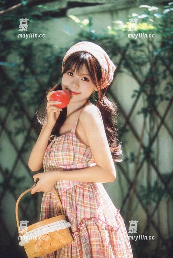 beautyleg-Nana beautyleg - 美图背后的故事:Nana女神无圣光瞬间,感受她与众不同的生活态度与时尚品位