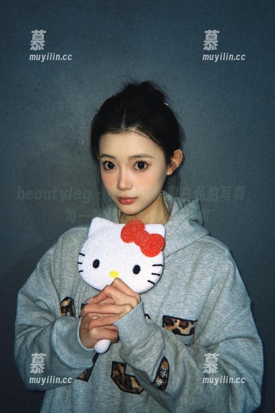 beautyleg - Queenie黑白私拍写真，每一帧都诉说着动人故事