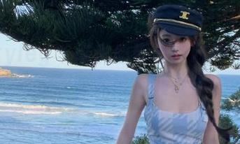 beautyleg – 谁说自嘲不能时尚？Tannie白丝定制作品带你颠覆传统审美