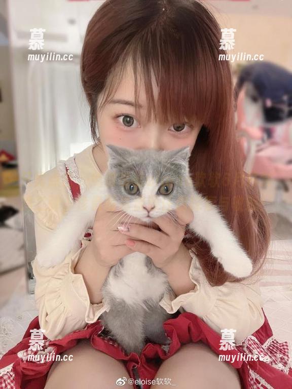 只需点击，免费享受eloise软软6月日常第二弹，珍贵写真资源任你探索与收藏！