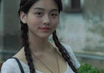 pans – 高清原图分享：妮妮比基尼写真，展现她的诱人曲线与风采