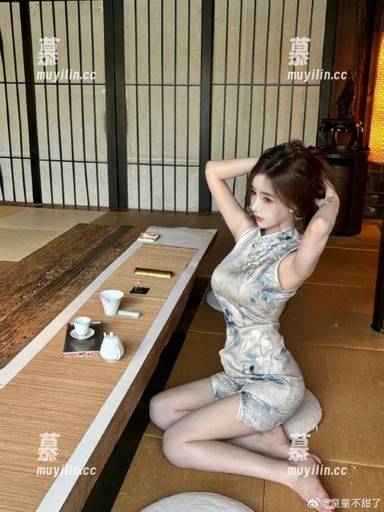 pans-熙熙 pans - 轻盈步伐在海边:熙熙最新写真图包震撼来袭