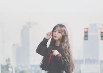 走进yuuhui玉汇的写真资源世界，圣诞特辑-尼尔·机械纪元自拍让你心动不已，快来收藏！
