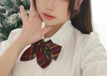 燃情红裙：七七娜娜子的图集分享，让你领略她的无限魅力