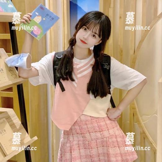 三刀刀miido 感受三刀刀miido的私拍魅力,《妹妹》系列图片充满情感与故事感,你绝不能错过!