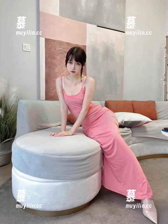 不呆猫最新写真现身：居家猫猫女友的慵懒魅力，宅属性又加分！
