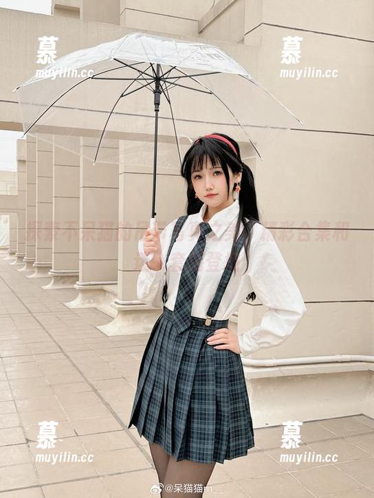 不呆猫 探索不呆猫的吊带写真之美,精彩合集和迷人套图登场