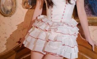 丝慕GIRL – 找到佳佳的毛衣写真：原图记录她的时尚灵感与生活态度