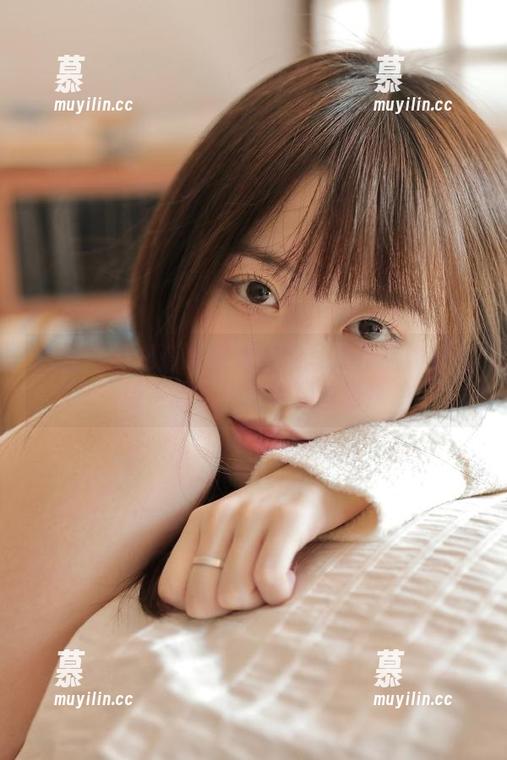 丽柜-凌凌 丽柜 - 想知道凌凌姐姐的写真作品如何打动人心?一起来观看吧!