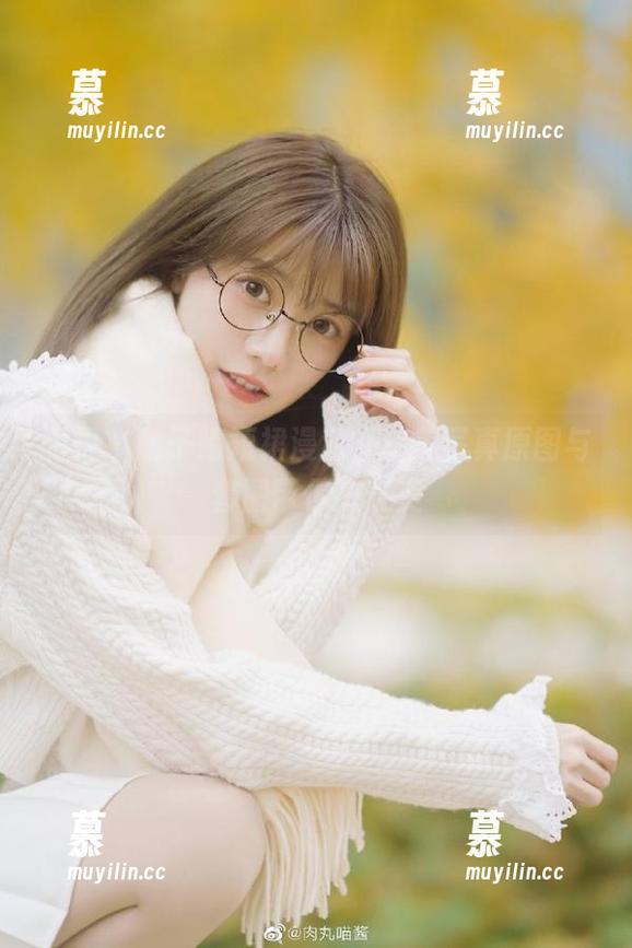 丽柜-子晴 丽柜 - 随子晴短裙漫游,精美写真原图与套图带你感受美