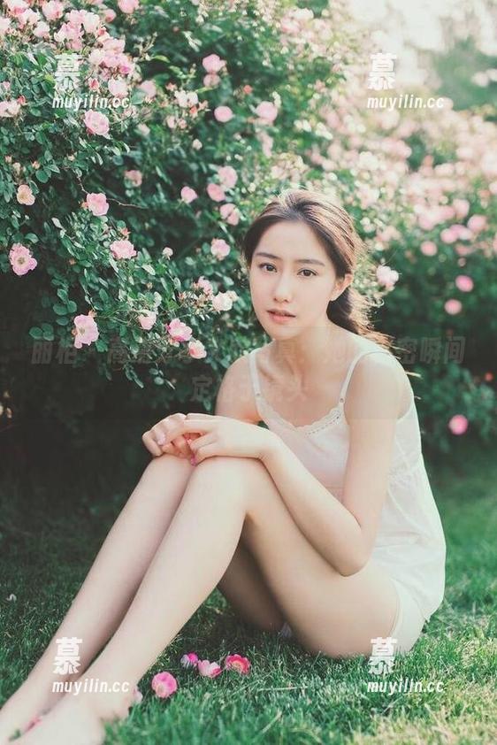 丽柜-文欣 丽柜 - 高清分享文欣写真:她的秘密瞬间定格于镜头