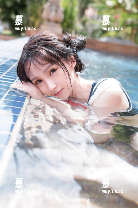 丽柜-文芮 丽柜 - 捕捉灵动瞬间:文芮办公室私房写真图包,诠释职场女性的自信风采