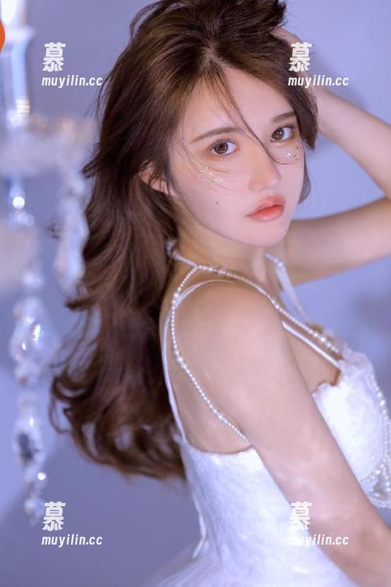 丽柜-美美 丽柜 - 美美女神的高清写真作品,带你进入一个梦幻般的美丽时光!