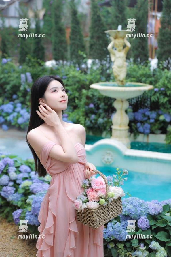 丽柜-苏黎 丽柜 - 美图欣赏:苏黎经典女同事写真合集带来的视觉盛宴