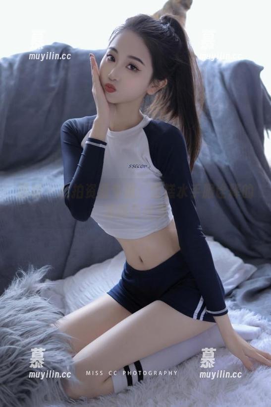 丽柜-雪糕 丽柜 - 私拍资源专辑:雪糕水手服诠释的清新与纯真