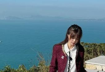 微密圈 – 唯美乙醇子红色蕾丝套装图集，免费下载带你领略甜美风情！
