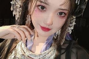 捕捉云溪溪双人写真中的唯美瞬间，美图为你呈现