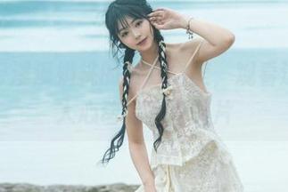 探索云溪溪奶桃的敦煌之美，观看这组令人心动的写真图片