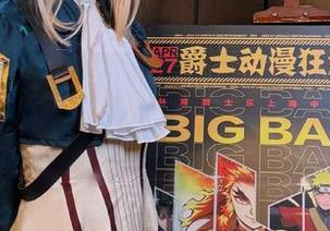感受冬日的温暖：伊喵君_Nya分享圣诞礼物套图，带你领略节日的魔力！