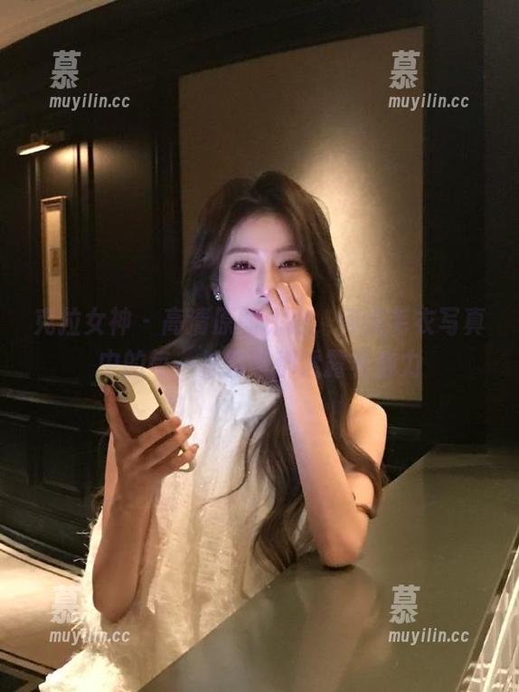 克拉女神-何悦 克拉女神 - 高清原图评论,何悦毛衣写真中的每一处细节都透露着魅力