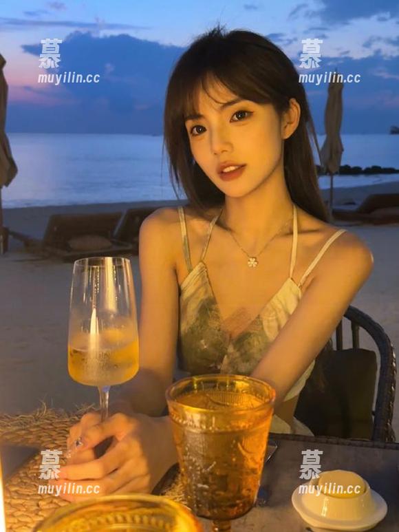 克拉女神-周迪 克拉女神 - 免费下载!周迪梦幻般的白色套图,瞬间点亮你的日常生活!
