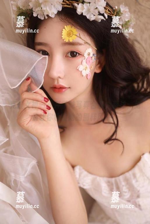 克拉女神-小芹 克拉女神 - 小芹学妹写真合集大奉送,免费让你领略她的别样风采!