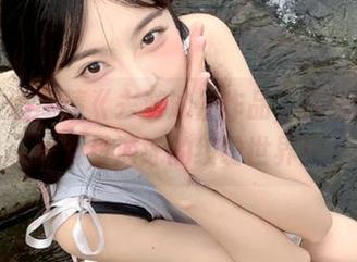 兔玩映画高清《去游泳》作品，在线带你领略夏日游泳的缤纷世界！