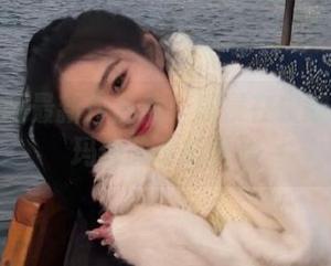 兔玩映画最新作品集：沉浸在绫波宅服与玛修的奇幻世界
