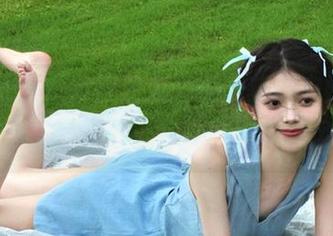 初夏女神 – 紧跟潮流，免费获取安妮的炎炎夏日写真套图，尽享绝美夏日风景！