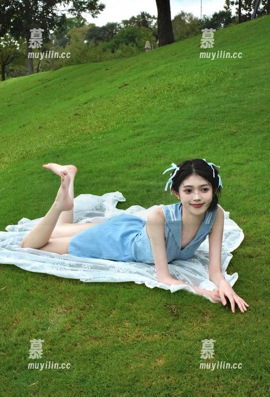 初夏女神-安妮 初夏女神 - 紧跟潮流,免费获取安妮的炎炎夏日写真套图,尽享绝美夏日风景!