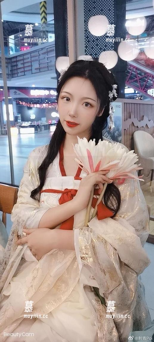 刺青Poi 典雅与勇敢的融合,刺青Poi的阿布鲁奇公爵荷官精选图包