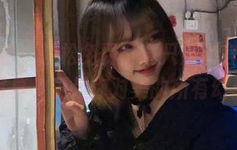 只需点击，轻松免费下载只是简言的秘书写真，满足你对美的所有幻想