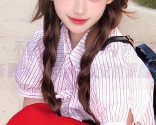 嗲囡囡 – 不容错过！Emily尹菲美足图集全新更新，带给你视觉的深度享受