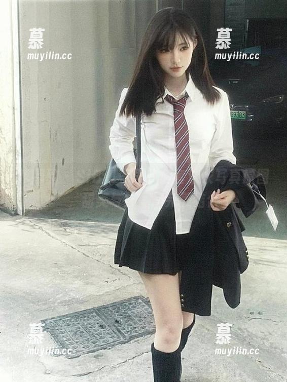 嗲囡囡 - SiByl李思宁全套泳衣写真原图，甜美与妩媚的完美结合