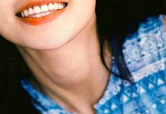 嗲囡囡 – 校园里的幽默与美丽，周于希dummy的无圣光写真作品引发的笑声不断！