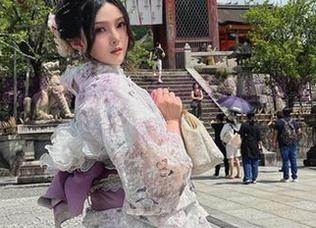 夏夏子的私拍图包，驯服内心的真实与微妙瞬间