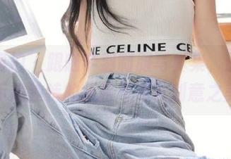 大生模拍 – 跟随芊羽制服写真集，原图揭示她独特的风格与无限创意之美