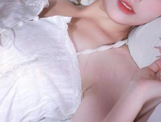头条女神 – 不止是美足，coco的写真作品背后藏着你想不到的故事与灵感！